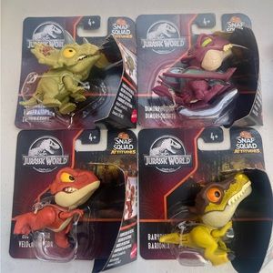 Jurassic world dinosaur toys box comes with 4